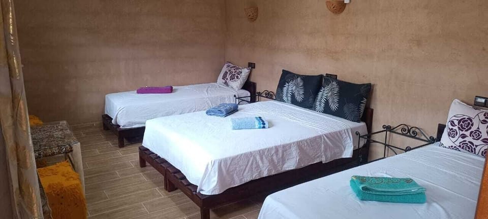 Family Room | Free WiFi, bed sheets