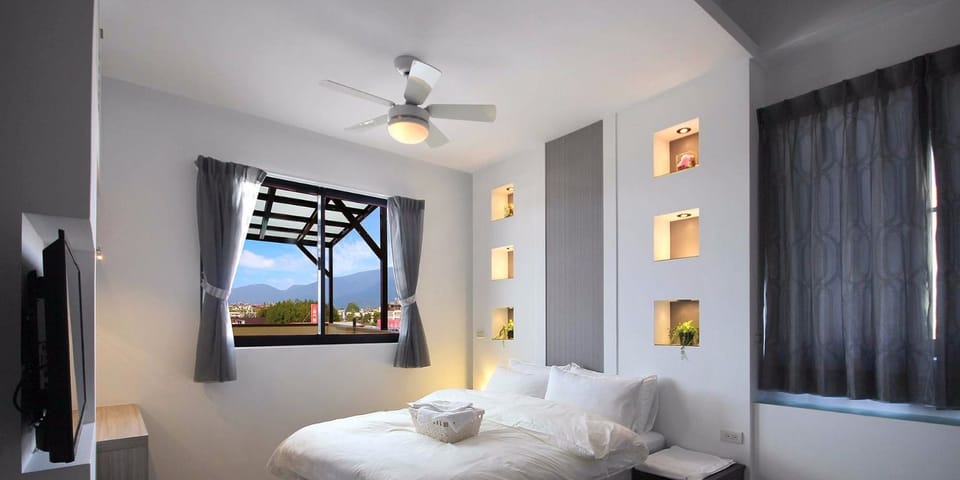 Double Room | Premium bedding, desk, blackout drapes, free WiFi