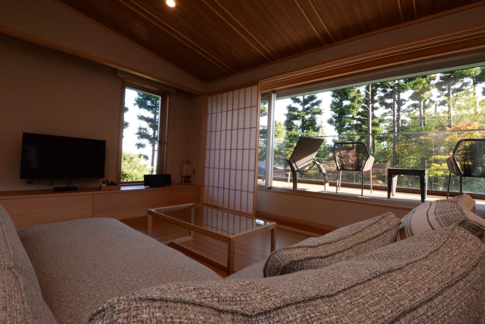 Japanese Style Room + Western Style Living JIN, Outdoor Bath | Living room | LCD TV, DVD player