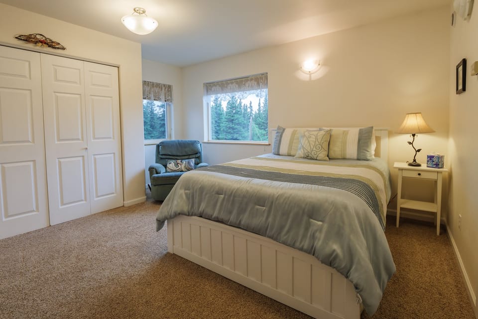 Family Suite, Mountain View | Desk, free WiFi, bed sheets