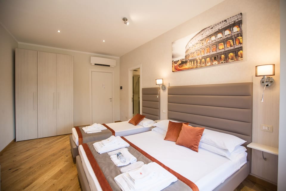 Comfort Triple Room | Minibar, desk, soundproofing, free cribs/infant beds