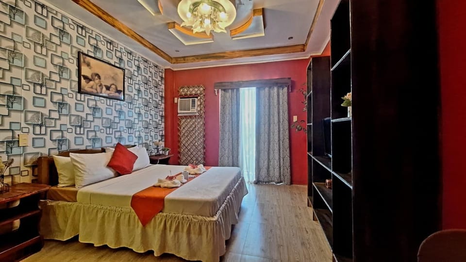 Classic Room, 1 Bedroom, Balcony | Desk, blackout drapes, WiFi (free), individually decorated