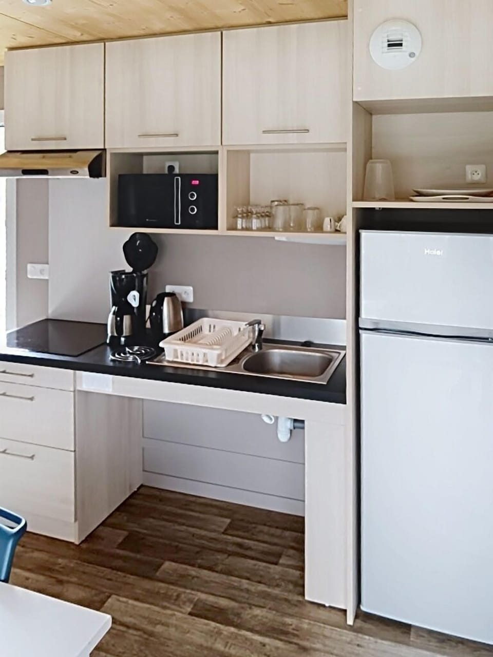Standard Cottage, 2 Bedrooms, Mobility Accessible | Private kitchenette | Fridge, microwave, stovetop, dishwasher
