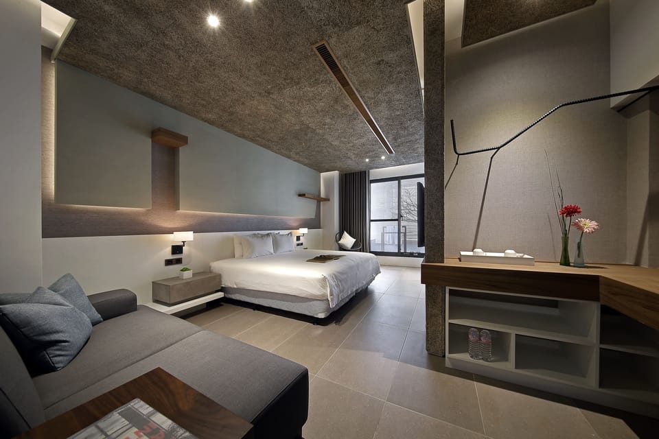 Deluxe Double Room, 1 Queen Bed, Bathtub | Blackout drapes, free WiFi