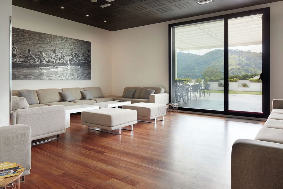 Lobby lounge