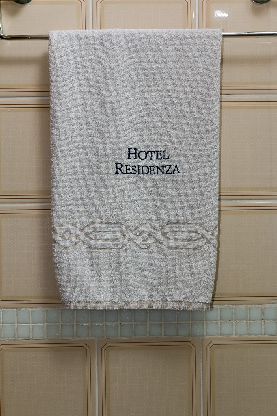 Luxury Single Room, 1 Twin Bed (Single) | Bathroom | Shower, free toiletries, hair dryer, bidet