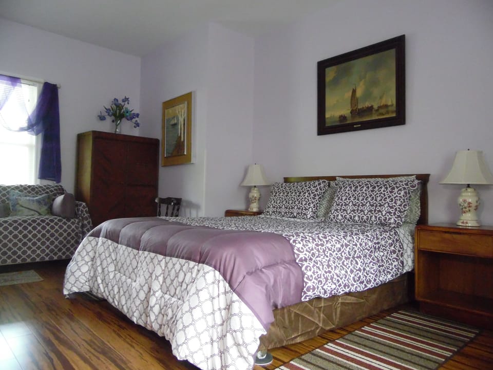 Shallows Room, 1 Queen Bed | Free WiFi, bed sheets