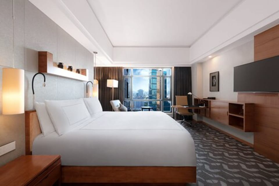 Down comforters, minibar, in-room safe, desk