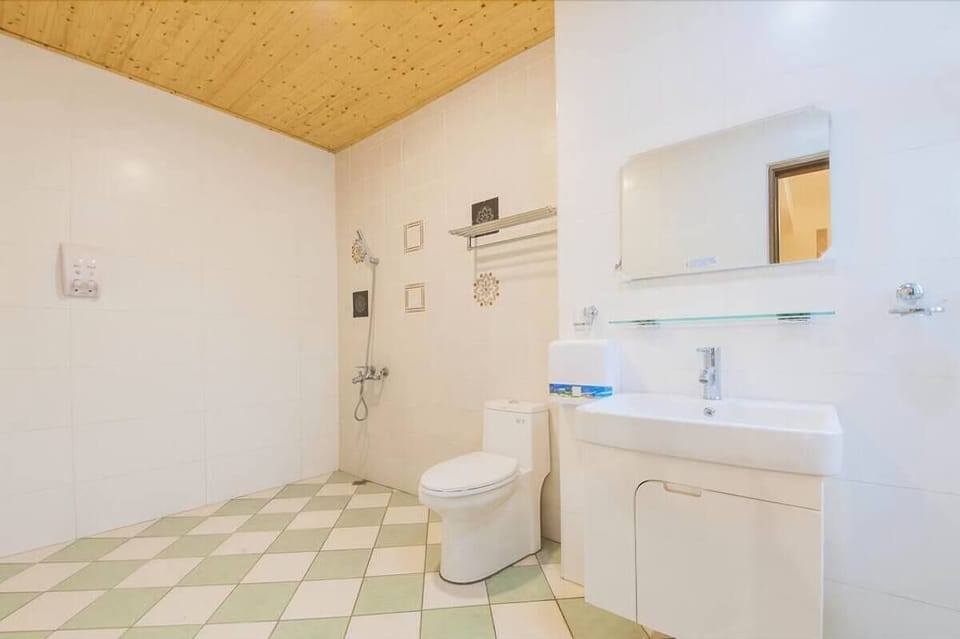 Standard Quadruple Room | Desk, blackout drapes, soundproofing, free WiFi
