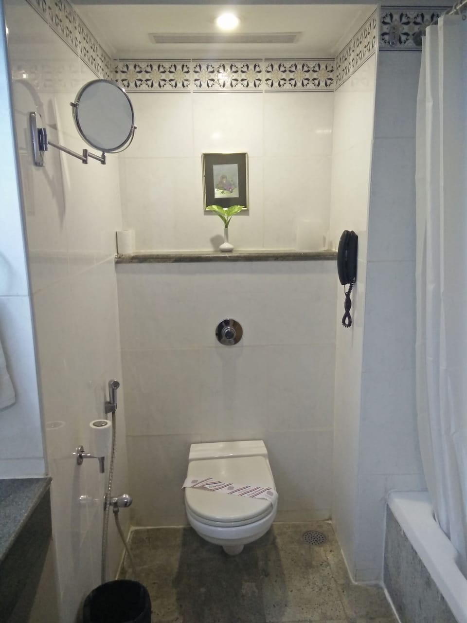 Deluxe Double or Twin Room, Accessible | Bathroom | Shower, free toiletries, bathrobes, slippers