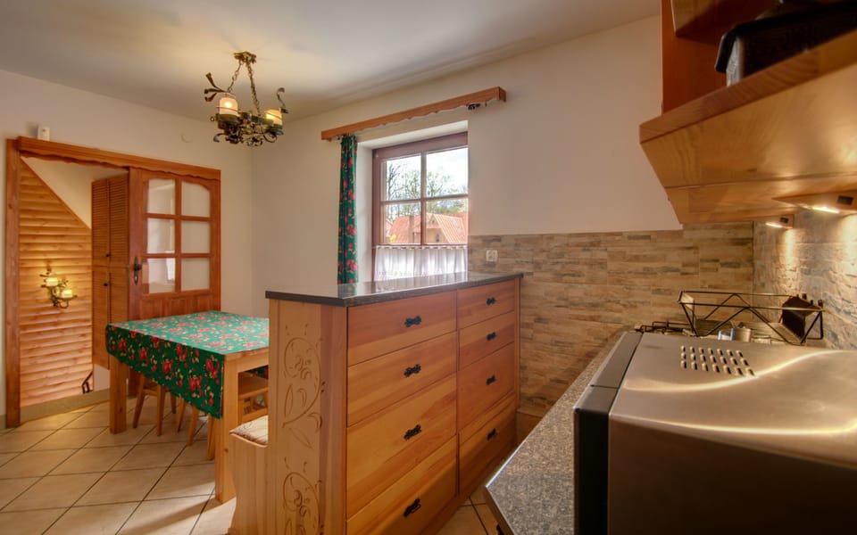 Apartment, 3 Bedrooms | Private kitchenette | Fridge, microwave, stovetop, electric kettle
