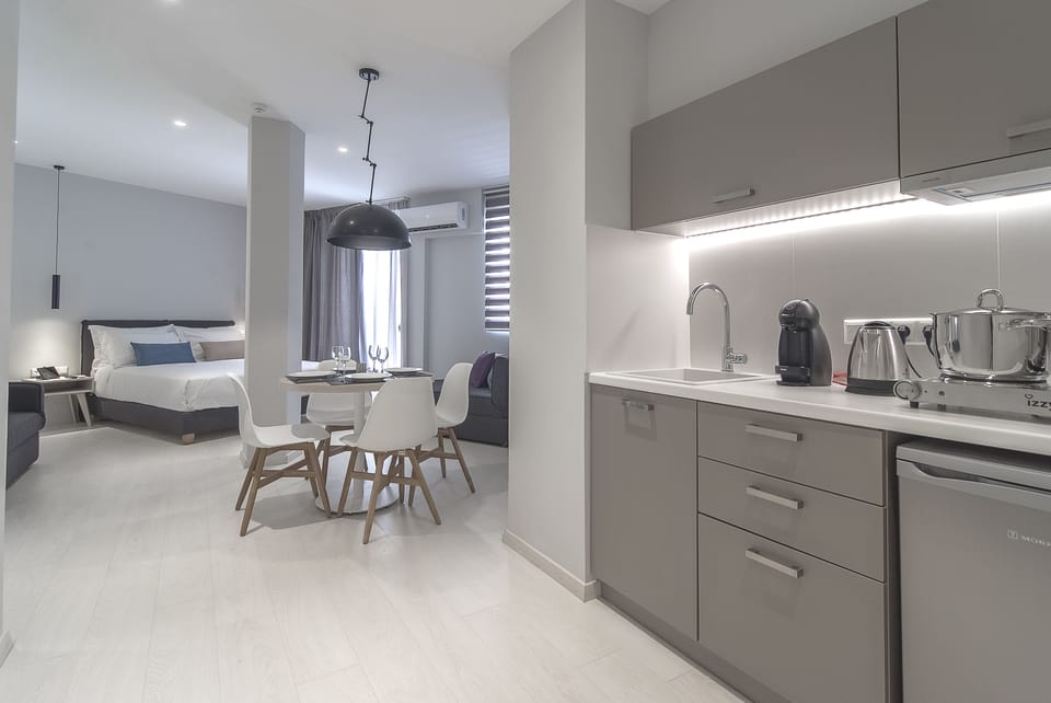 Family Apartment | Private kitchenette | Fridge, microwave, espresso maker, coffee/tea maker
