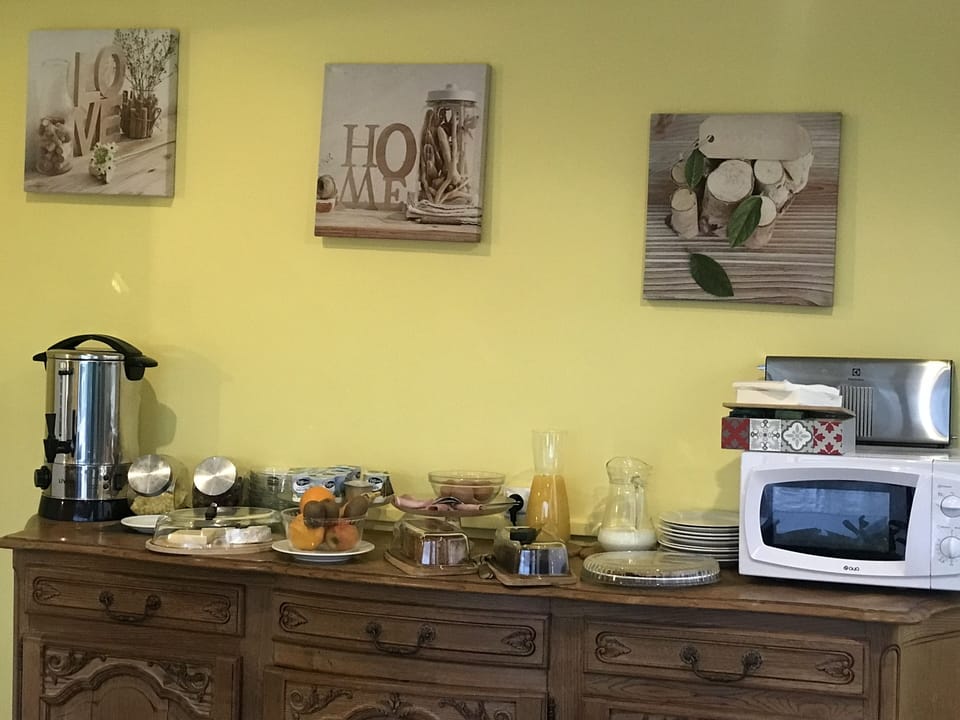 Daily buffet breakfast for a fee