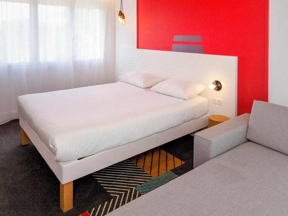 Family Suite, 1 Double Bed with Sofa bed (Standard) | Premium bedding, desk, soundproofing, iron/ironing board