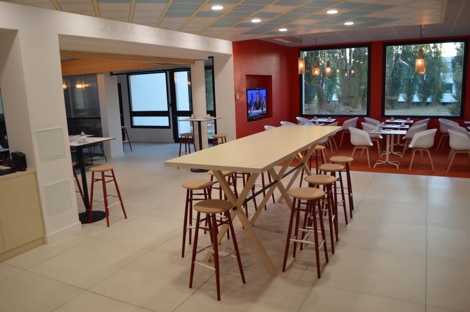 Food court