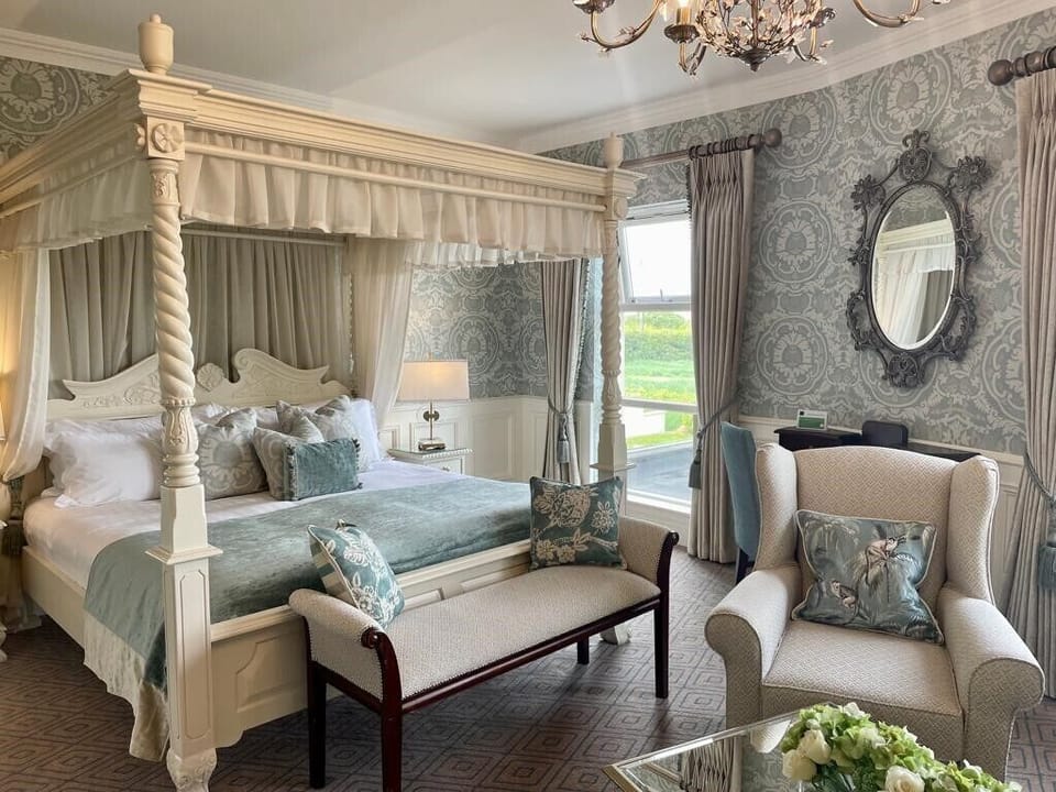 Honeymoon Double Room | In-room safe, desk, laptop workspace, soundproofing