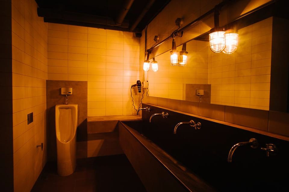 Free toiletries, towels