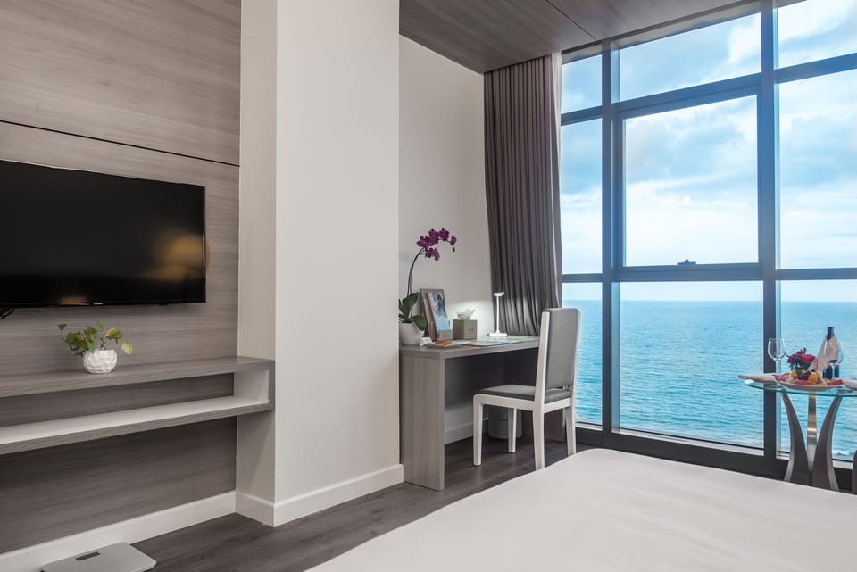 In-room safe, blackout drapes, soundproofing, WiFi (free)