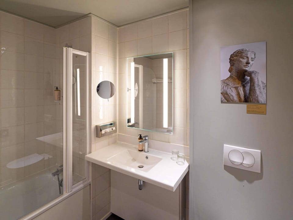 Standard Double Room, 1 Double Bed (Shower) | Minibar, in-room safe, desk, laptop workspace