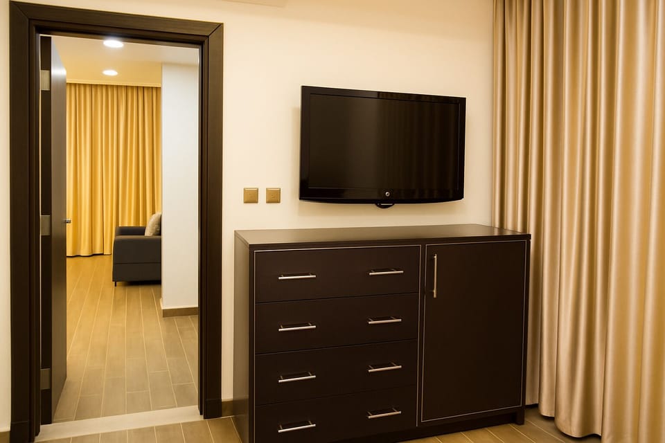 Family Suite | Hypo-allergenic bedding available, minibar, in-room safe