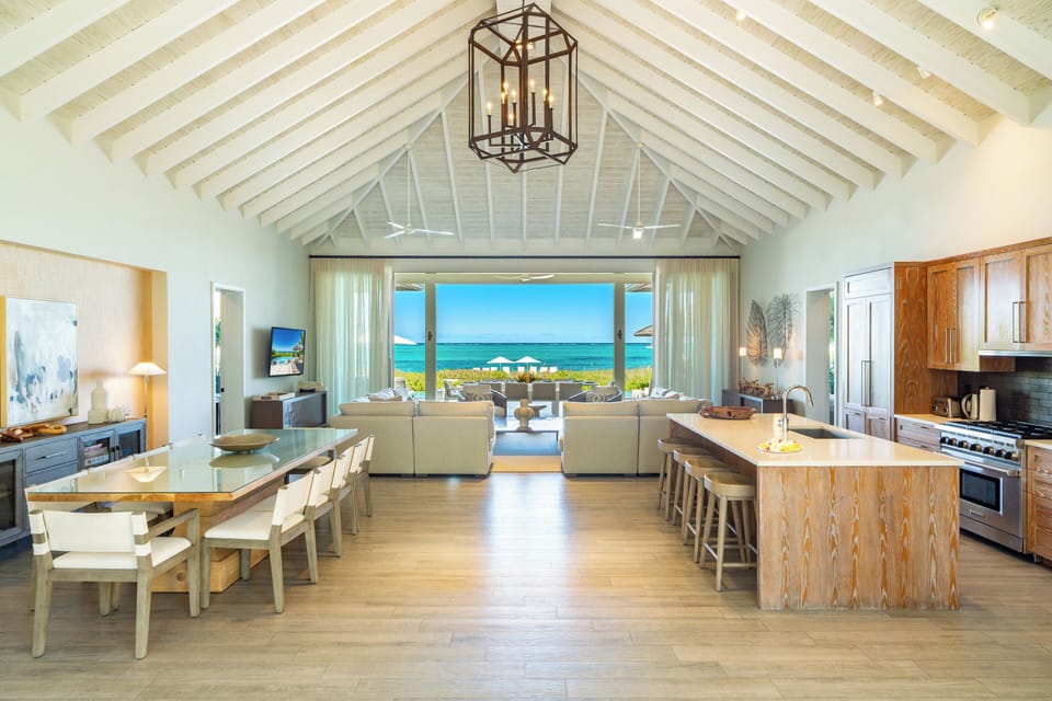 Villa Portofino (located off-property) | Restaurant | 4 restaurants; breakfast, lunch, and dinner served