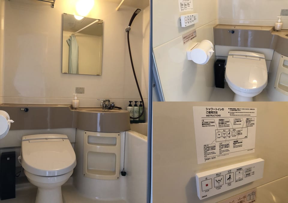 Combined shower/tub, free toiletries, hair dryer, towels