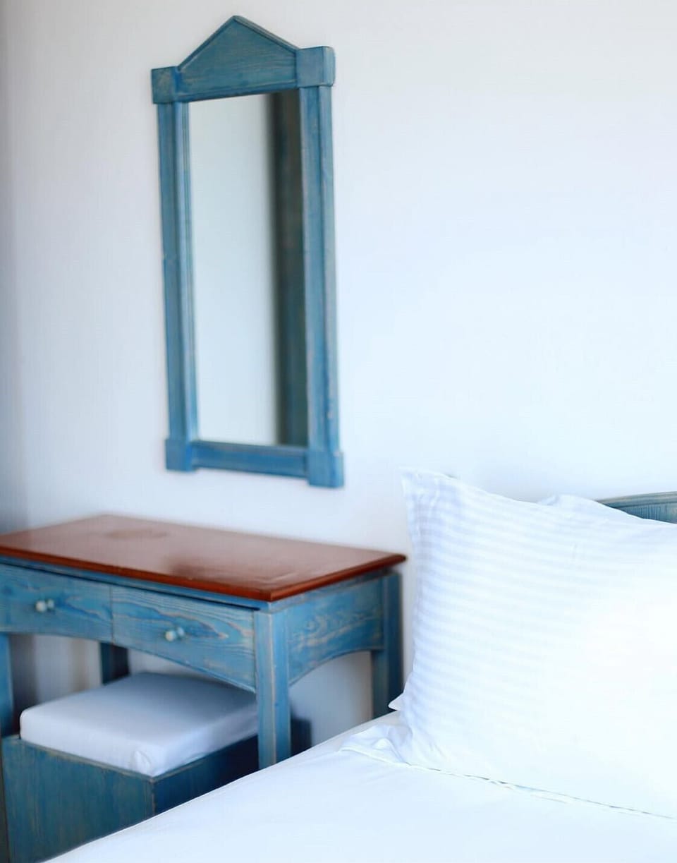 Standard Suite | Minibar, in-room safe, blackout drapes, free WiFi
