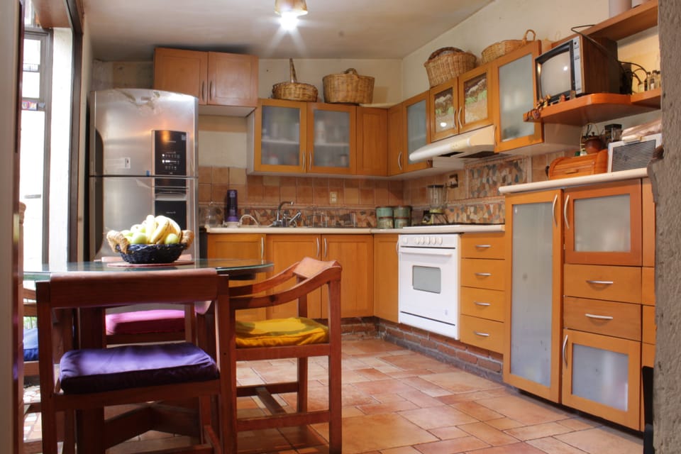 Classic Double Room, Non Smoking, Balcony | Shared kitchen | Coffee/tea maker