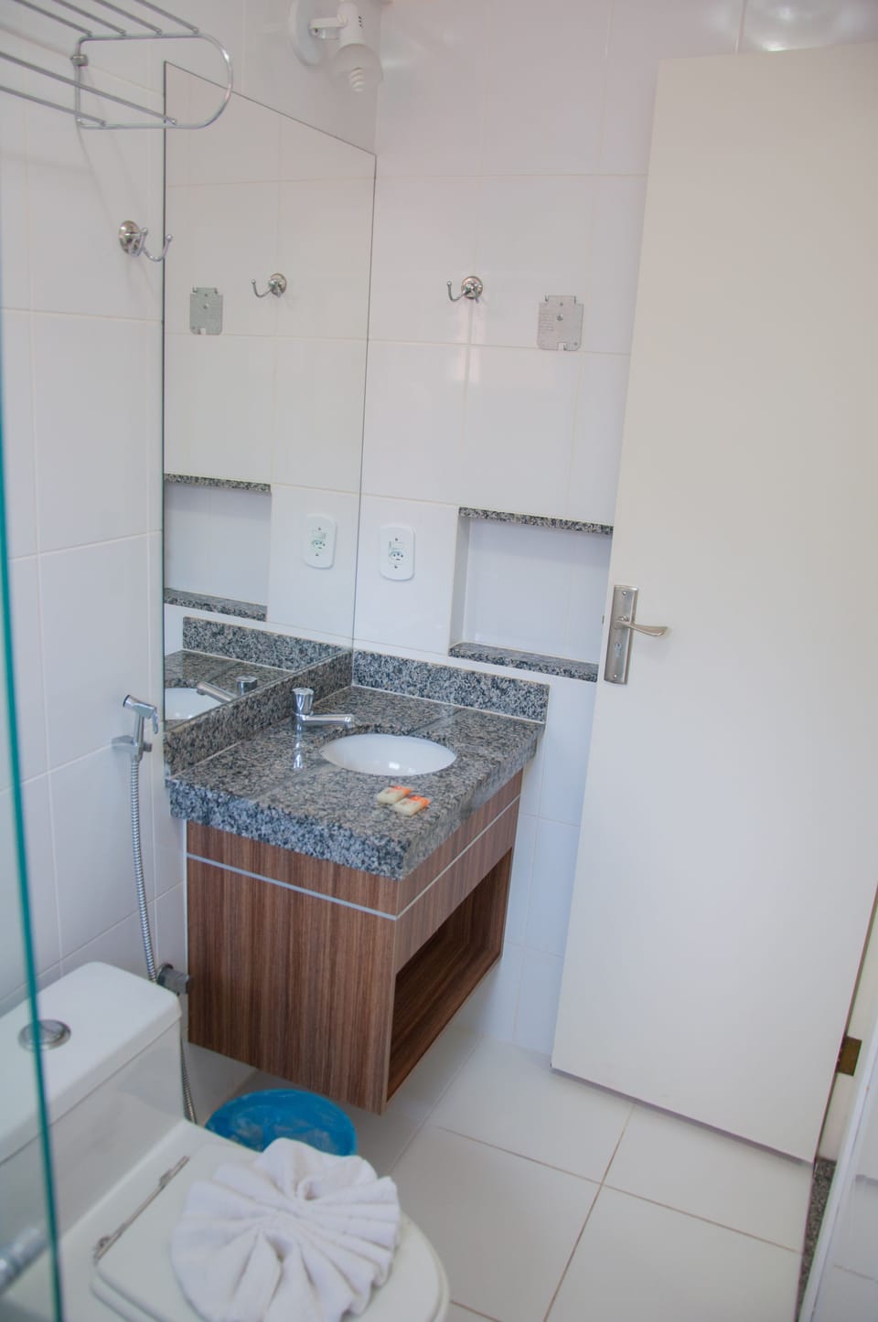 Apartment | Bathroom | Shower, free toiletries, hair dryer, soap