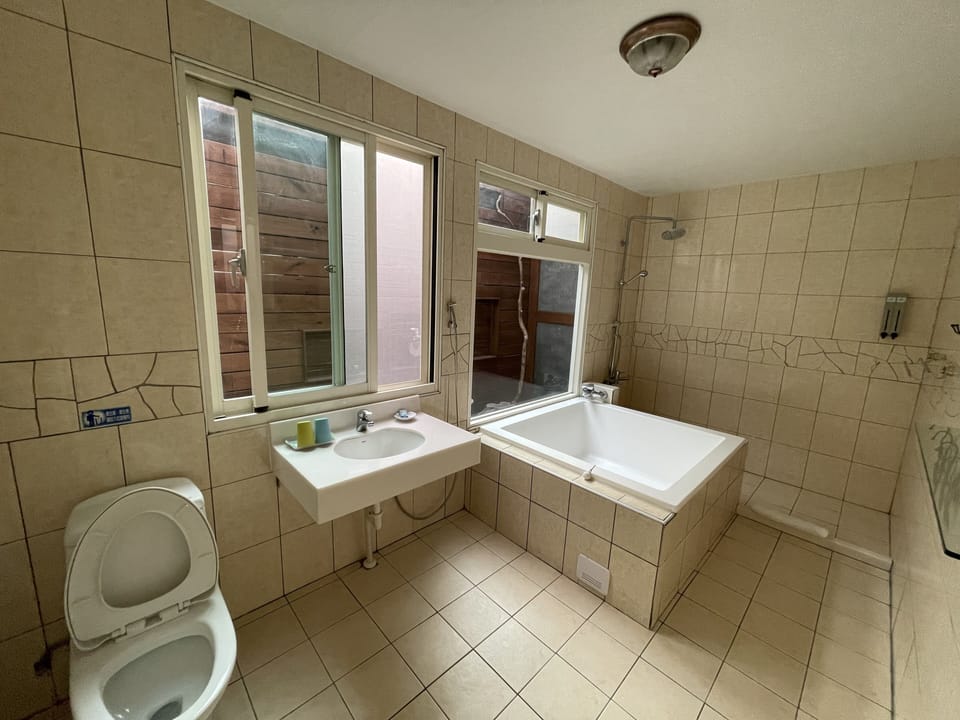 Senior Double Room | Bathroom | Separate tub and shower, free toiletries, hair dryer, slippers