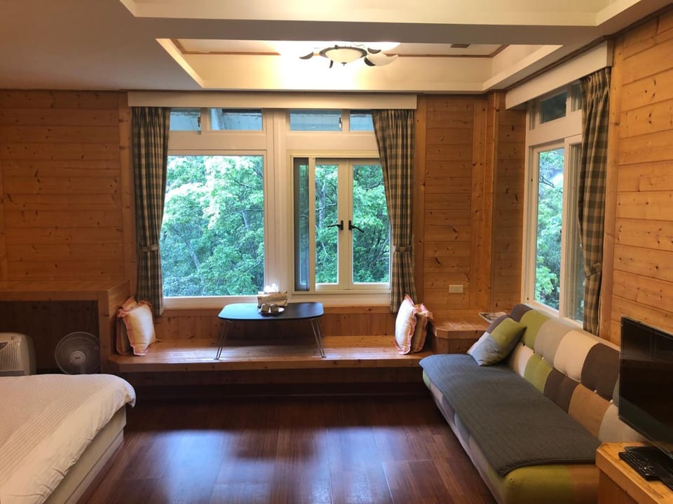 Premium bedding, blackout drapes, free WiFi