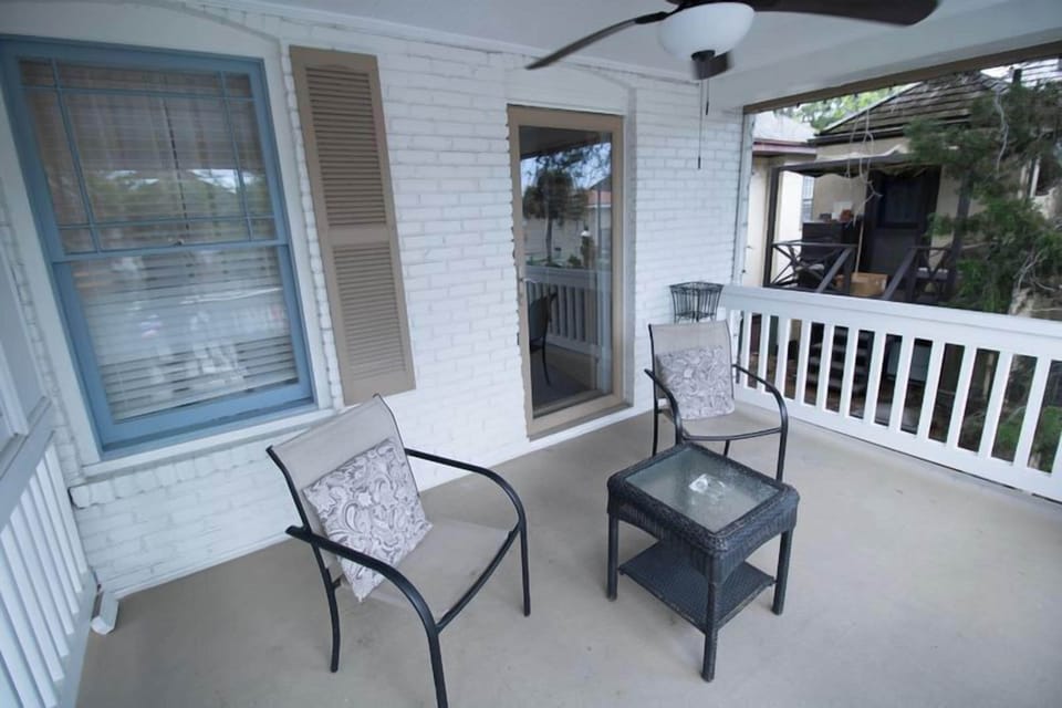 Free minibar items, soundproofing, free WiFi, bed sheets