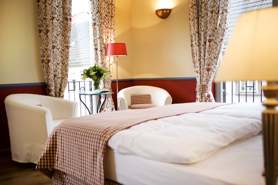 Premium Double or Twin Room | 1 bedroom, hypo-allergenic bedding, desk, soundproofing