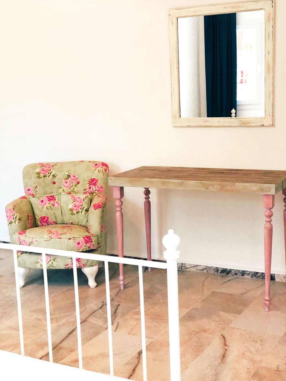 Minibar, free WiFi, bed sheets