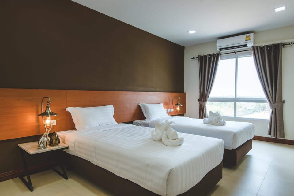 Minibar, desk, rollaway beds, free WiFi