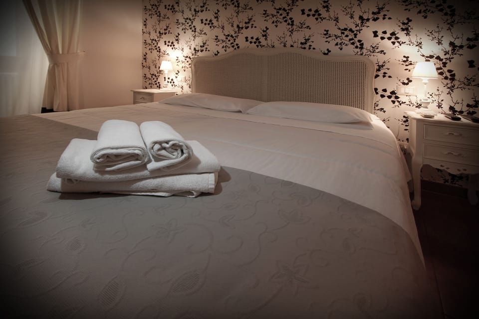 Superior Double or Twin Room | In-room safe, desk, free WiFi, bed sheets