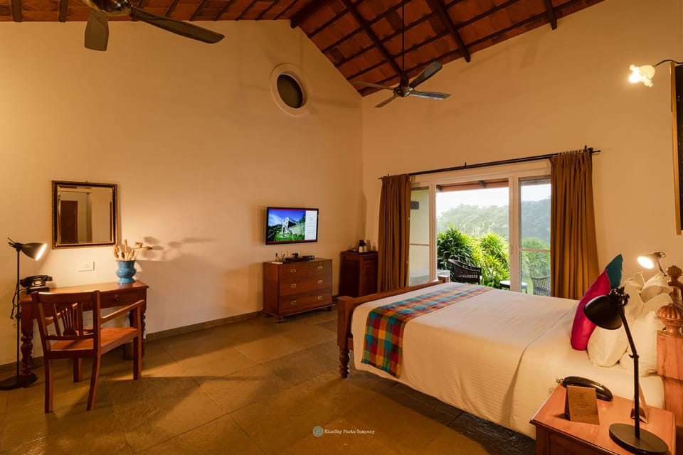 Mountain Facing Pool Cottage | Private pool
