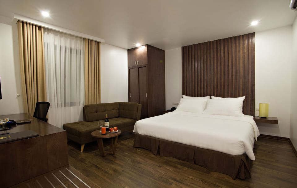 Minibar, in-room safe, desk, soundproofing