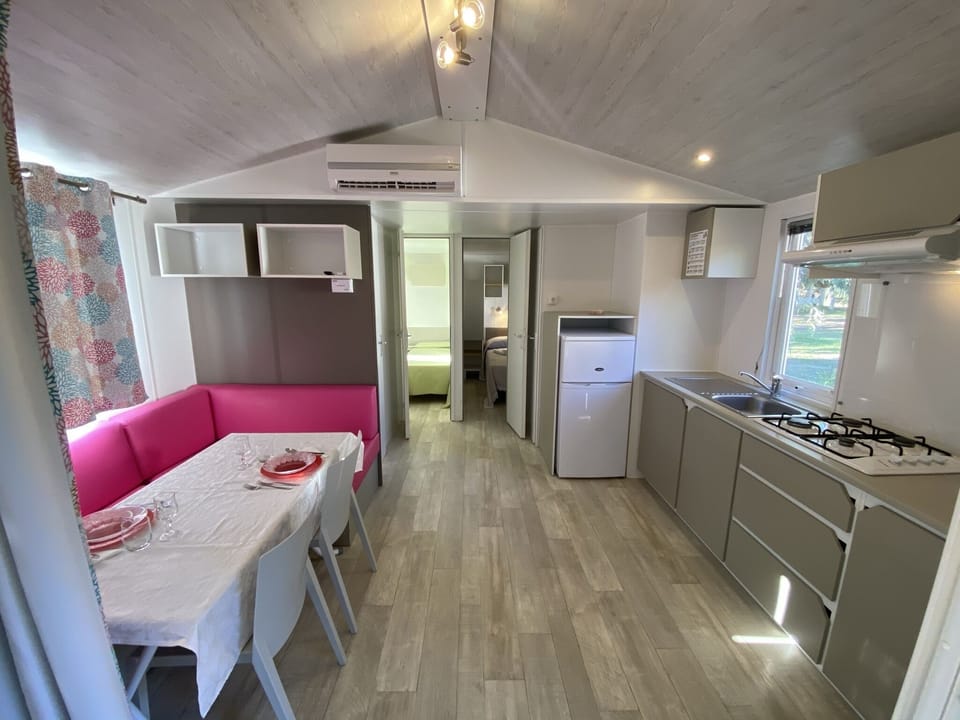 Comfort Mobile Home, 2 Bedrooms | Living area | Table tennis