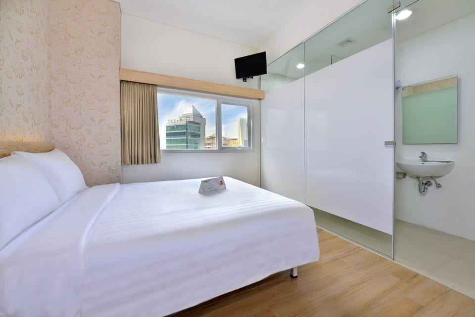 Desk, free WiFi, bed sheets