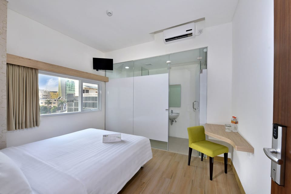 Desk, free WiFi, bed sheets