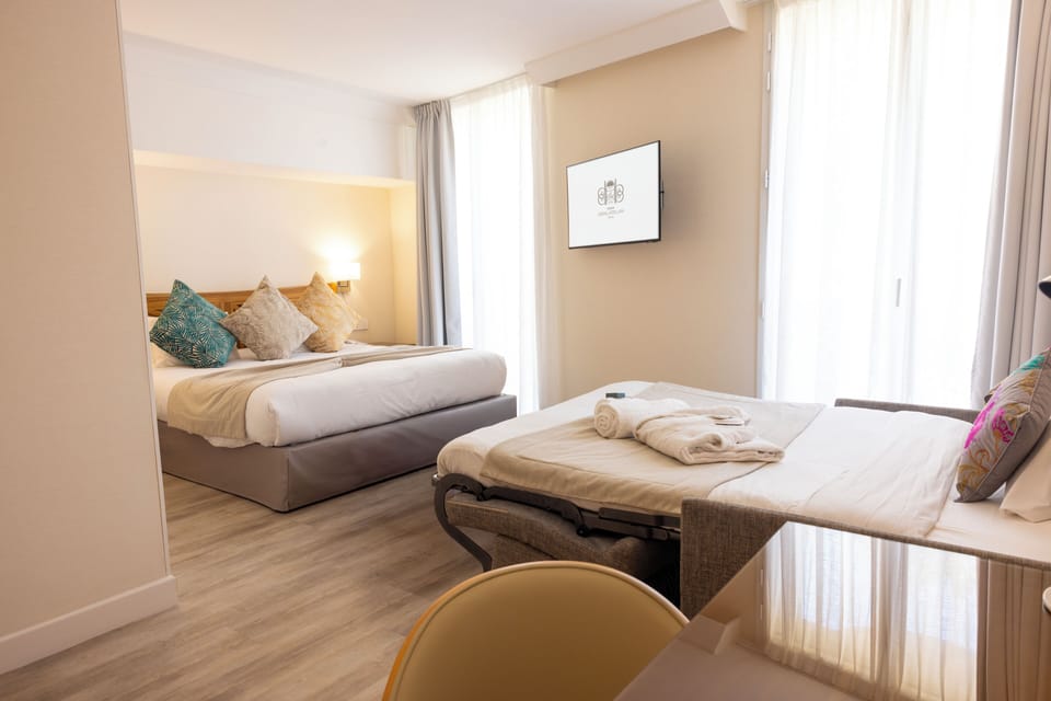 Premium bedding, minibar, in-room safe, desk