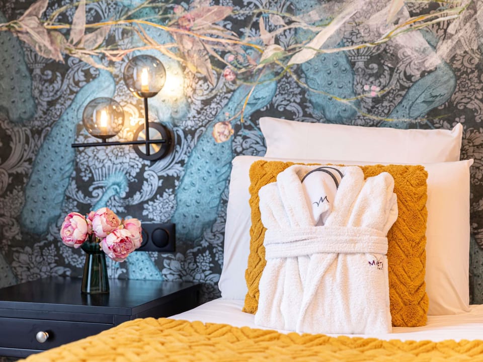 Premium bedding, in-room safe, desk, soundproofing