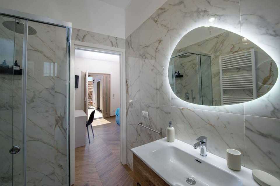 Double Room | Minibar, desk, free WiFi, bed sheets