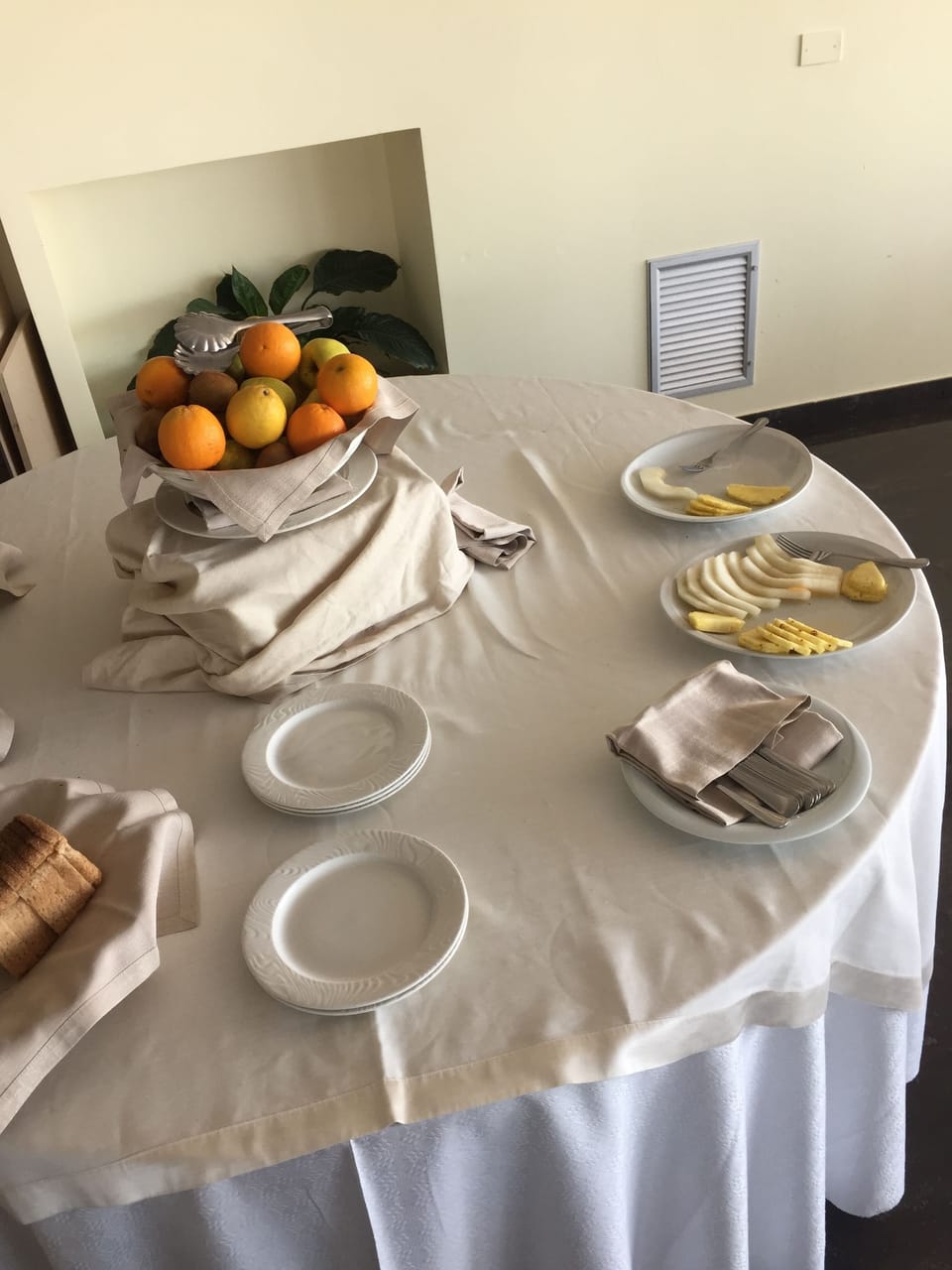 Daily local cuisine breakfast for a fee