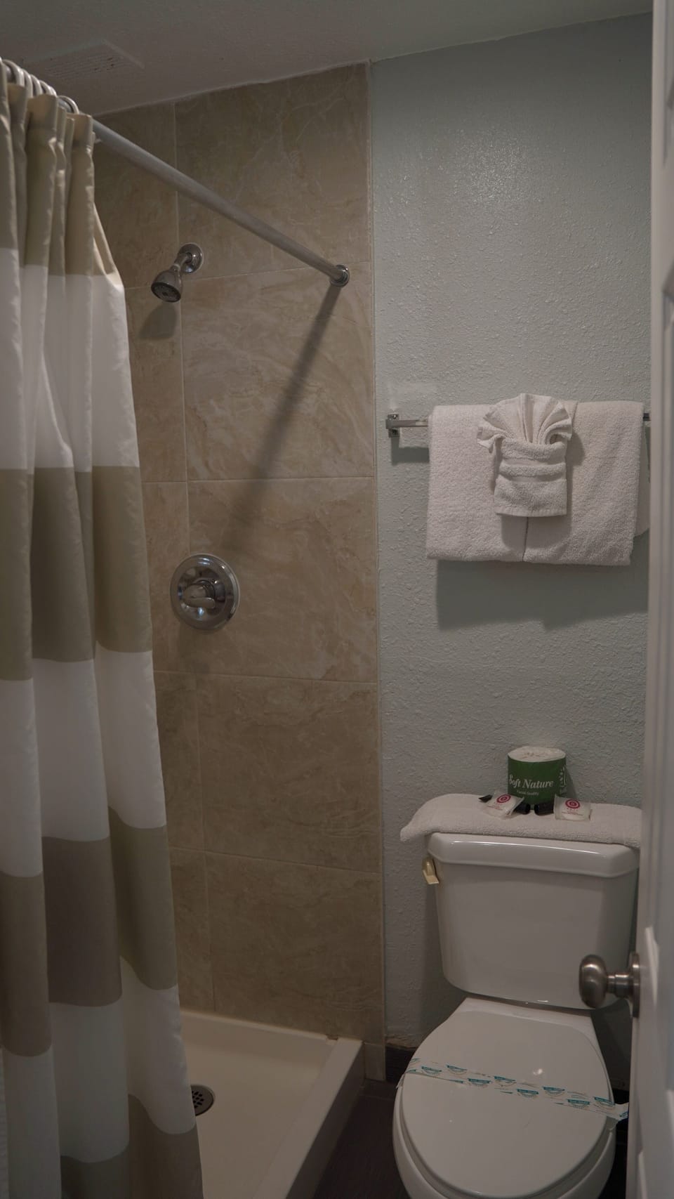 Shower, free toiletries, towels