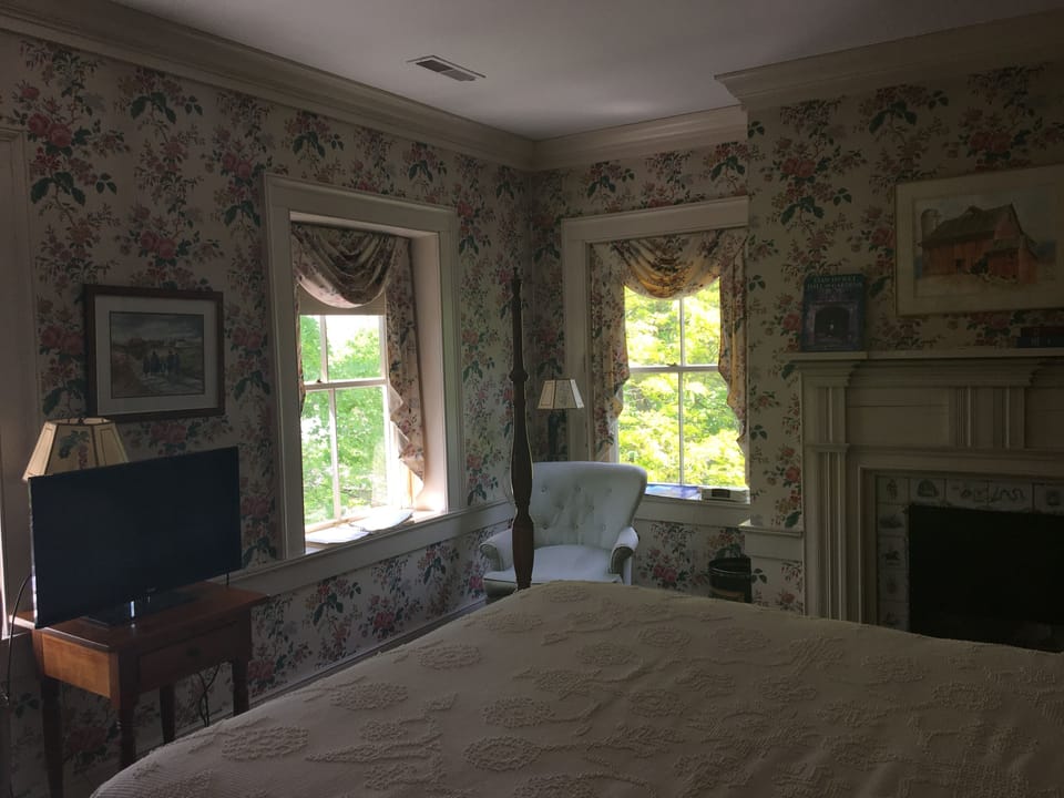 Jefferson Room | Individually decorated, individually furnished, iron/ironing board