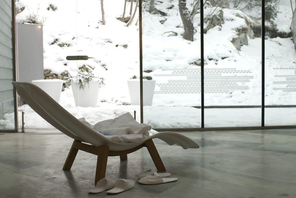 Sauna, hot tub, steam room, hot springs, Turkish bath, body treatments