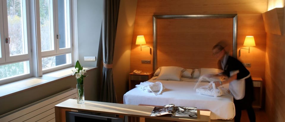 Superior Double Room | Room service - dining