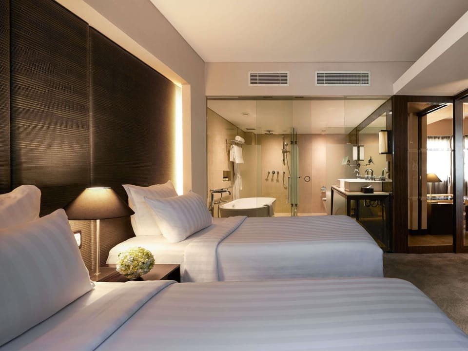 Deluxe Room, 2 Twin Beds | Premium bedding, minibar, in-room safe, desk